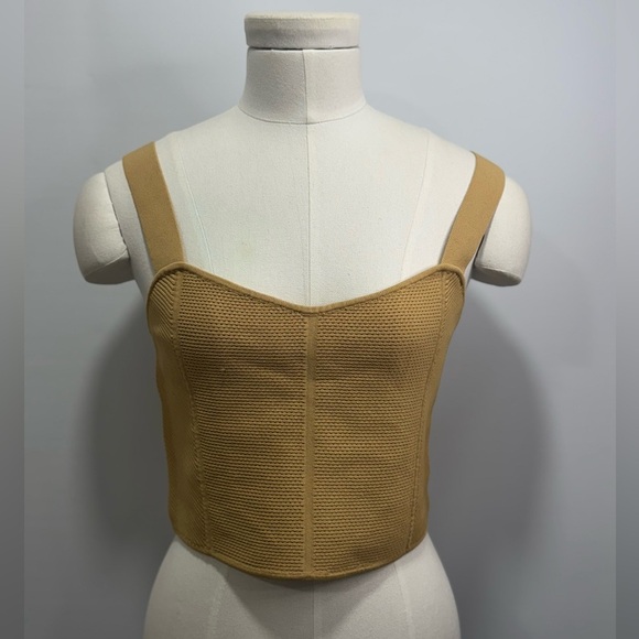 House of Harlow  crop top  size Medium 54% NYLON
46% RAYON NWT - Picture 2 of 14